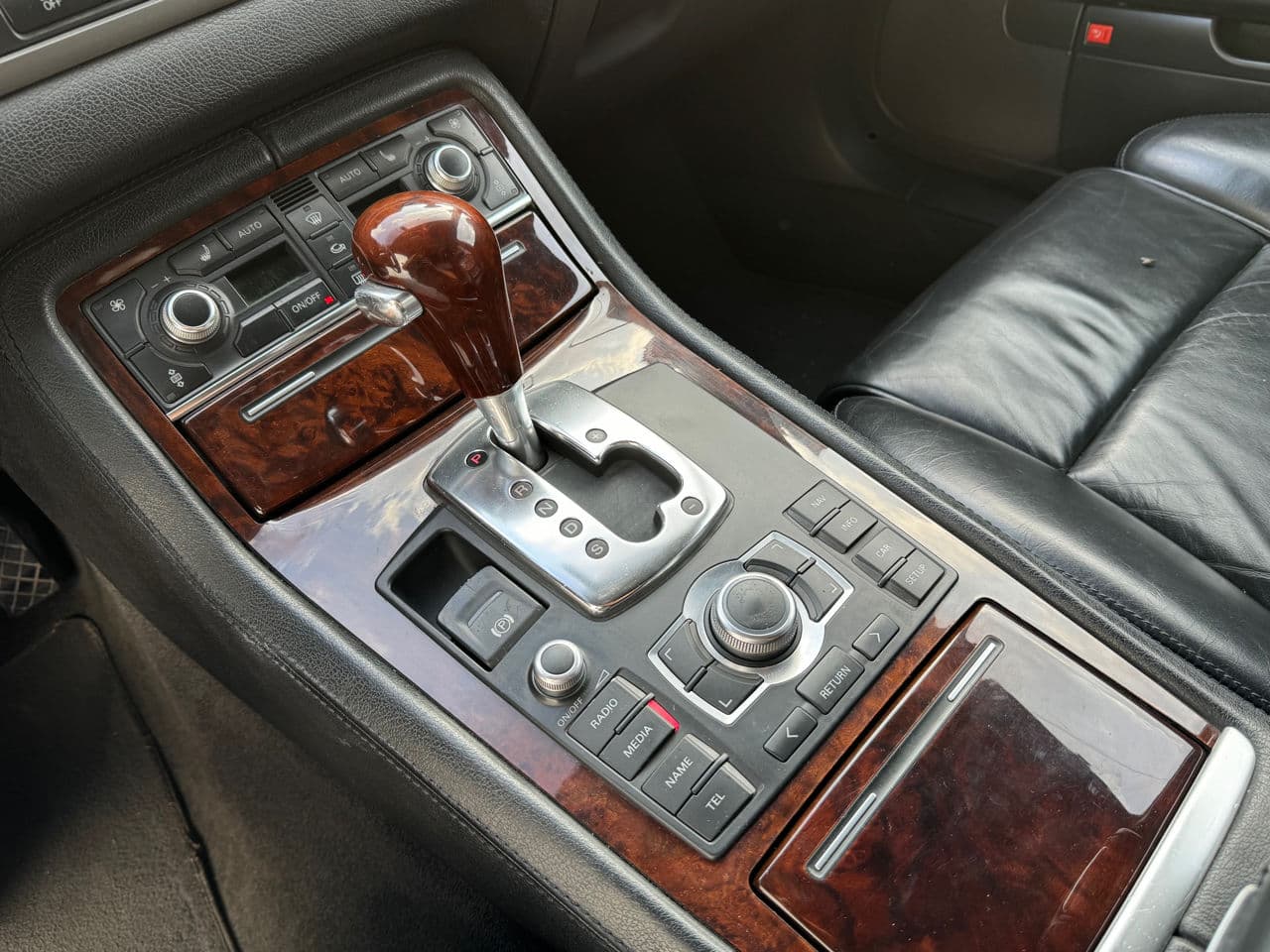 Audi A8 2005 — Миниатюра 10