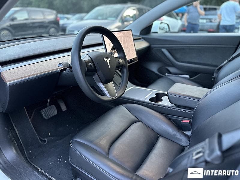 Tesla Model 3 2020 — Миниатюра 6