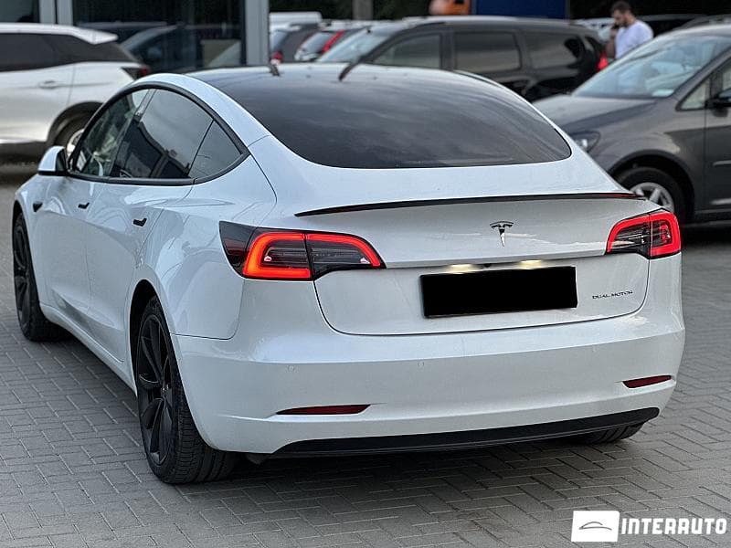 Tesla Model 3 2020 — Миниатюра 2