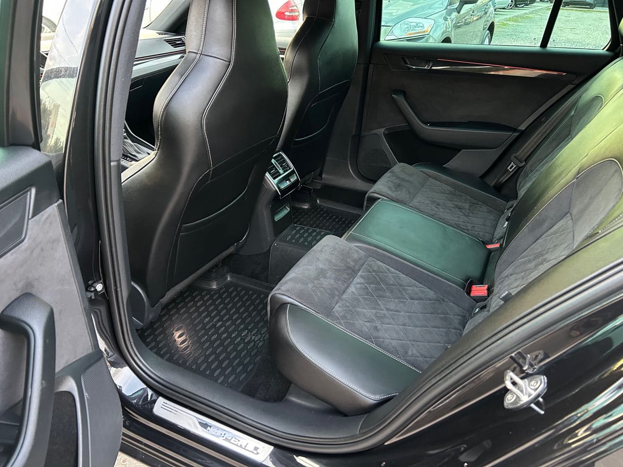 Skoda Superb 2018 — Миниатюра 20
