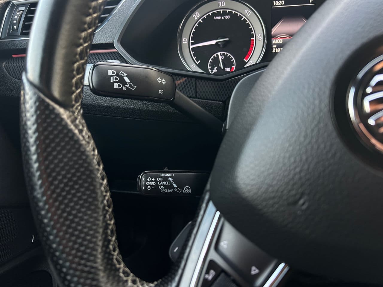 Skoda Superb 2018 — Миниатюра 11
