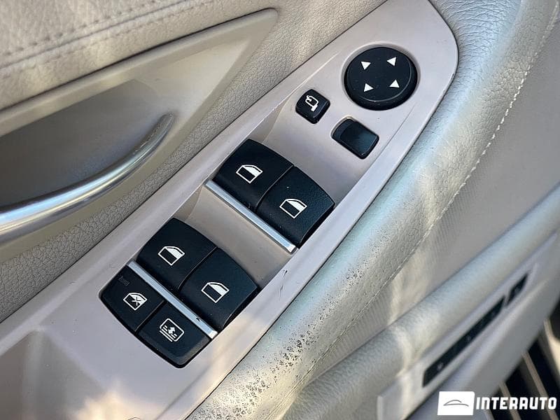 BMW 528 2011 — Миниатюра 6