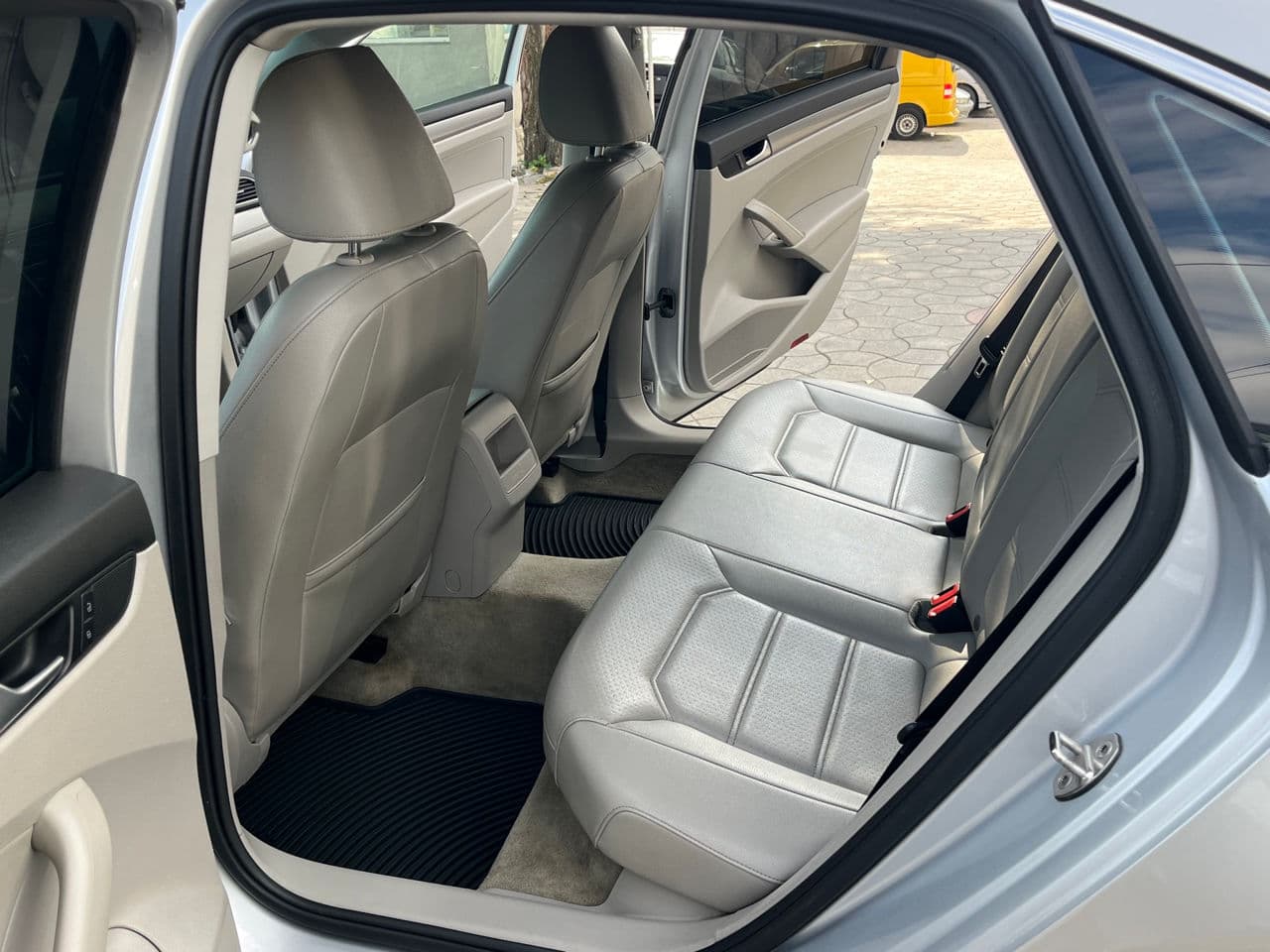 Volkswagen Passat 2015 — Миниатюра 6