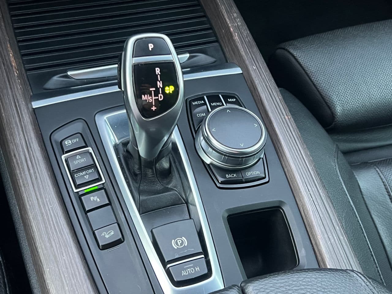 2016 BMW X5 2.5D — Miniatură 12