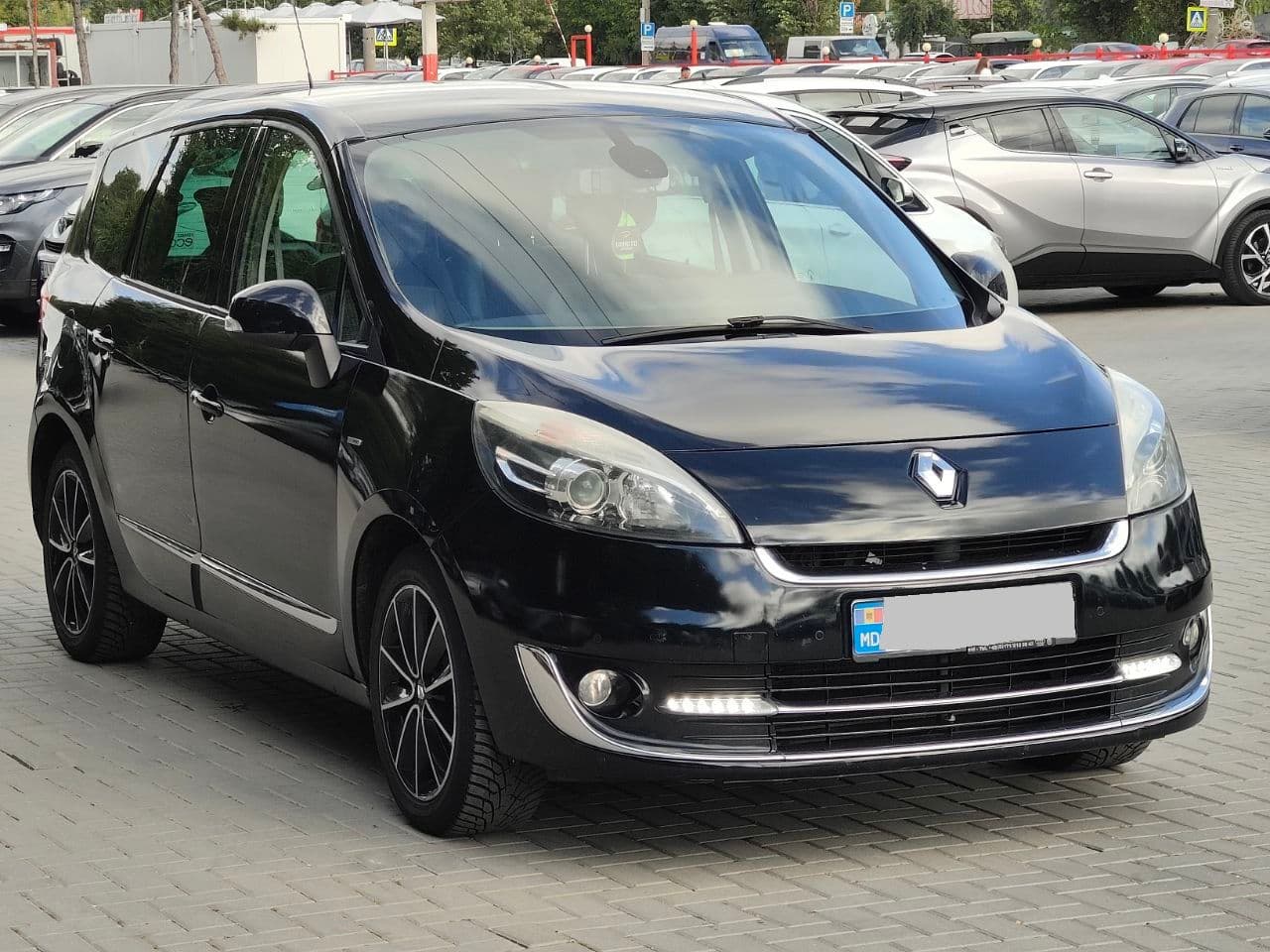 Renault Grand Scenic 2012 — Миниатюра 3