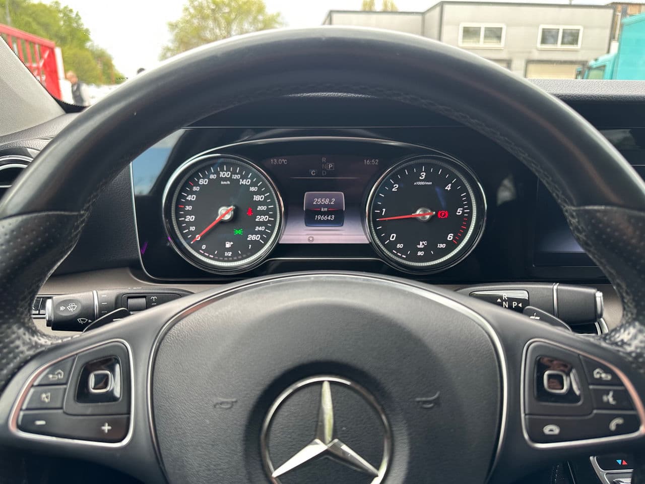 Mercedes E 220 2016 — Миниатюра 9