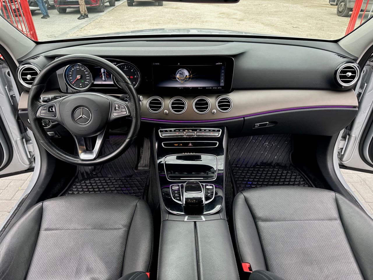 Mercedes E 220 2016 — Миниатюра 7