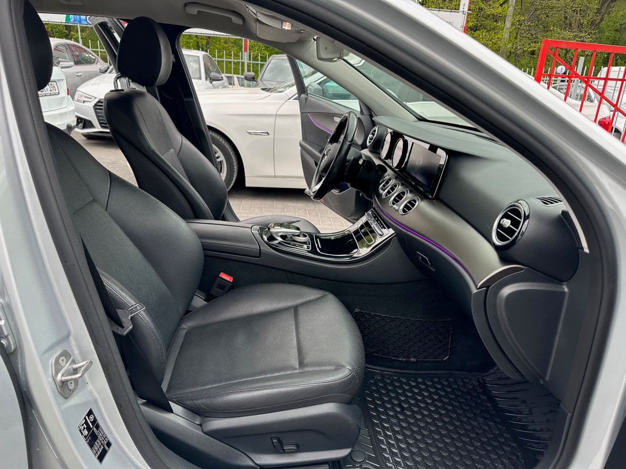 Mercedes E 220 2016 — Миниатюра 13