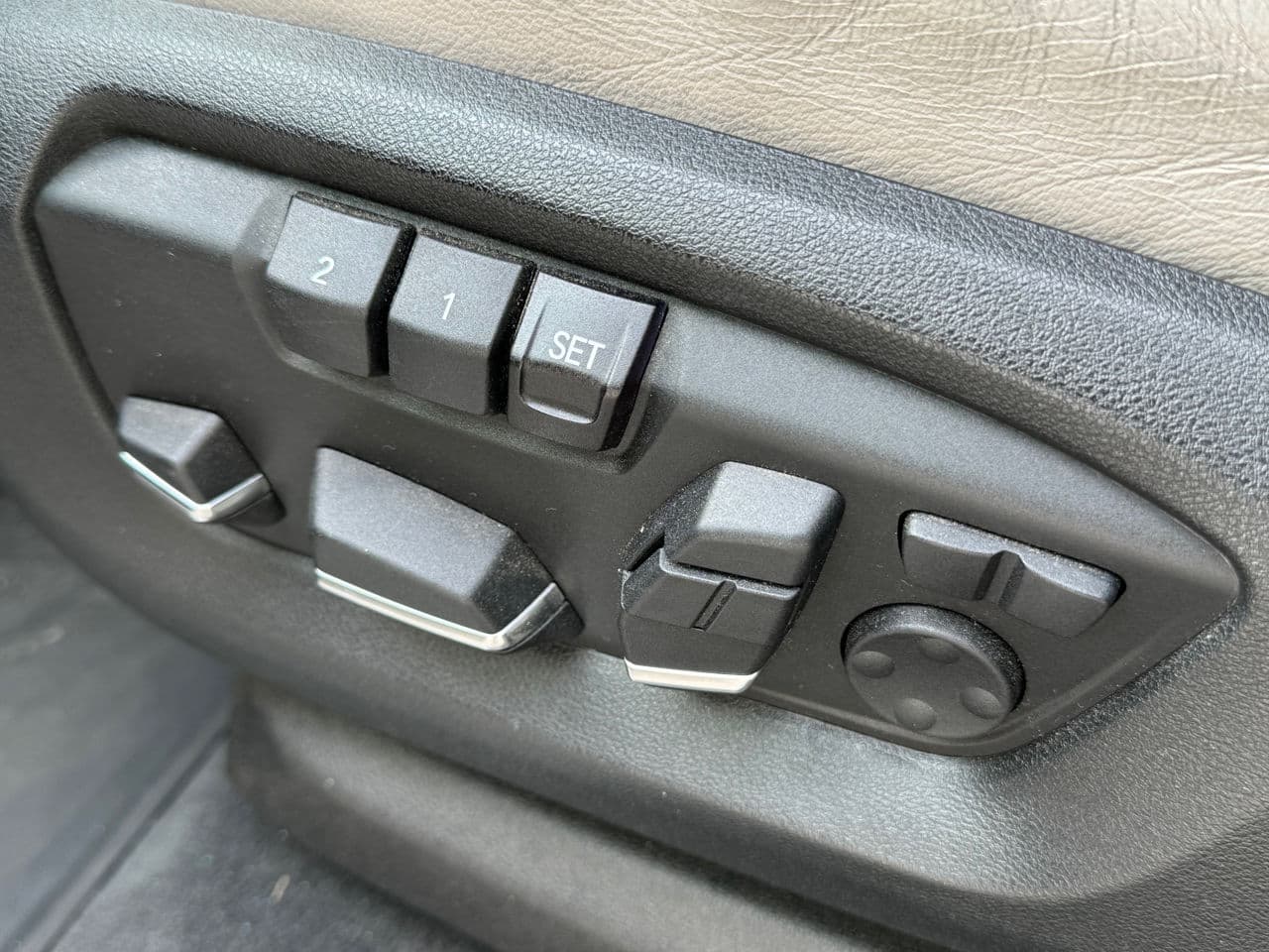 BMW X5 4.0e 2018 — Миниатюра 16