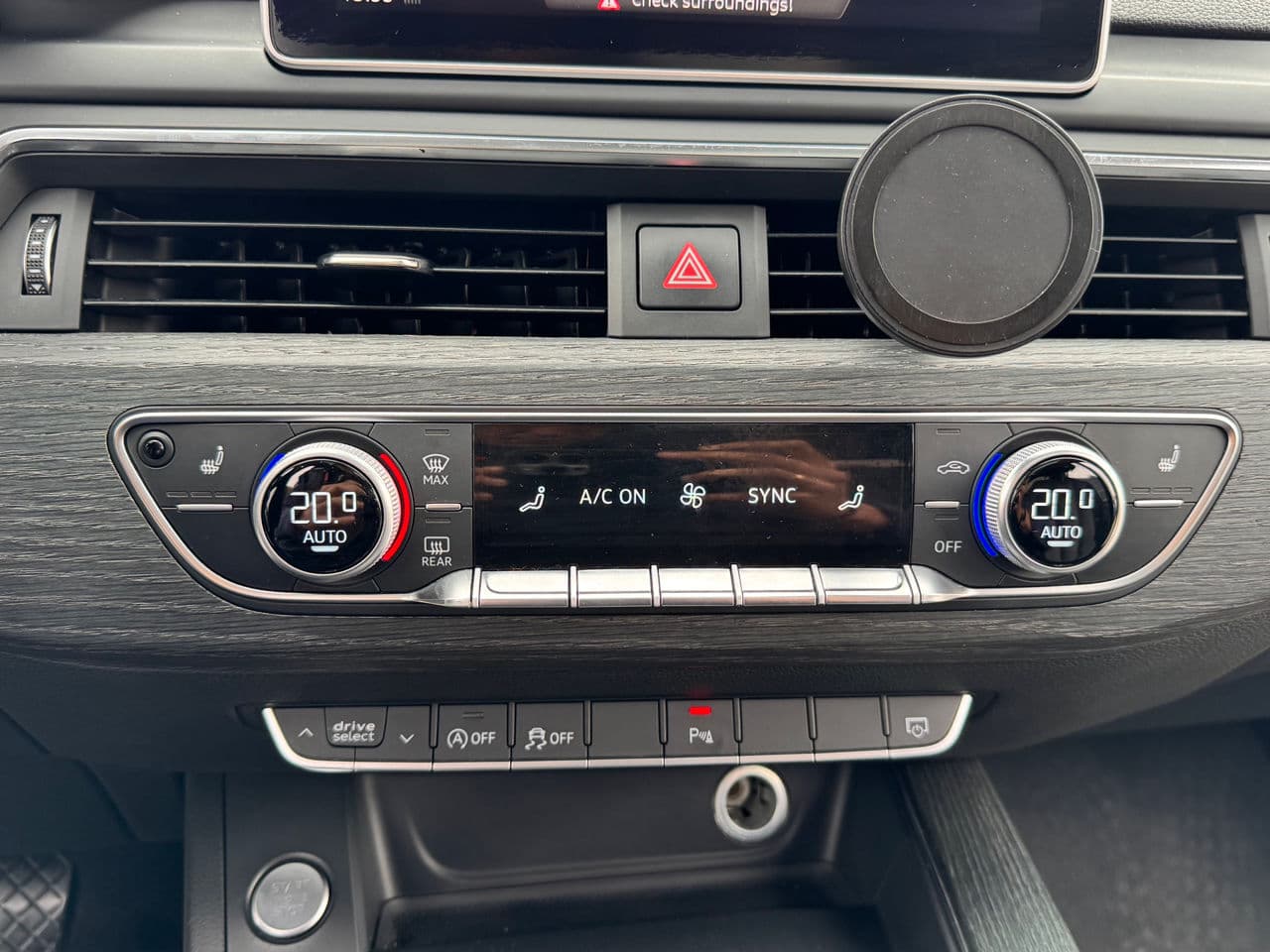 Audi A4 2017 — Миниатюра 11