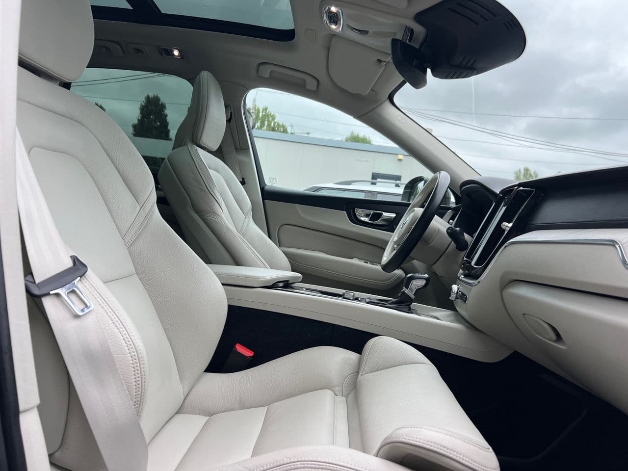 Volvo XC 60 2018 — Миниатюра 12