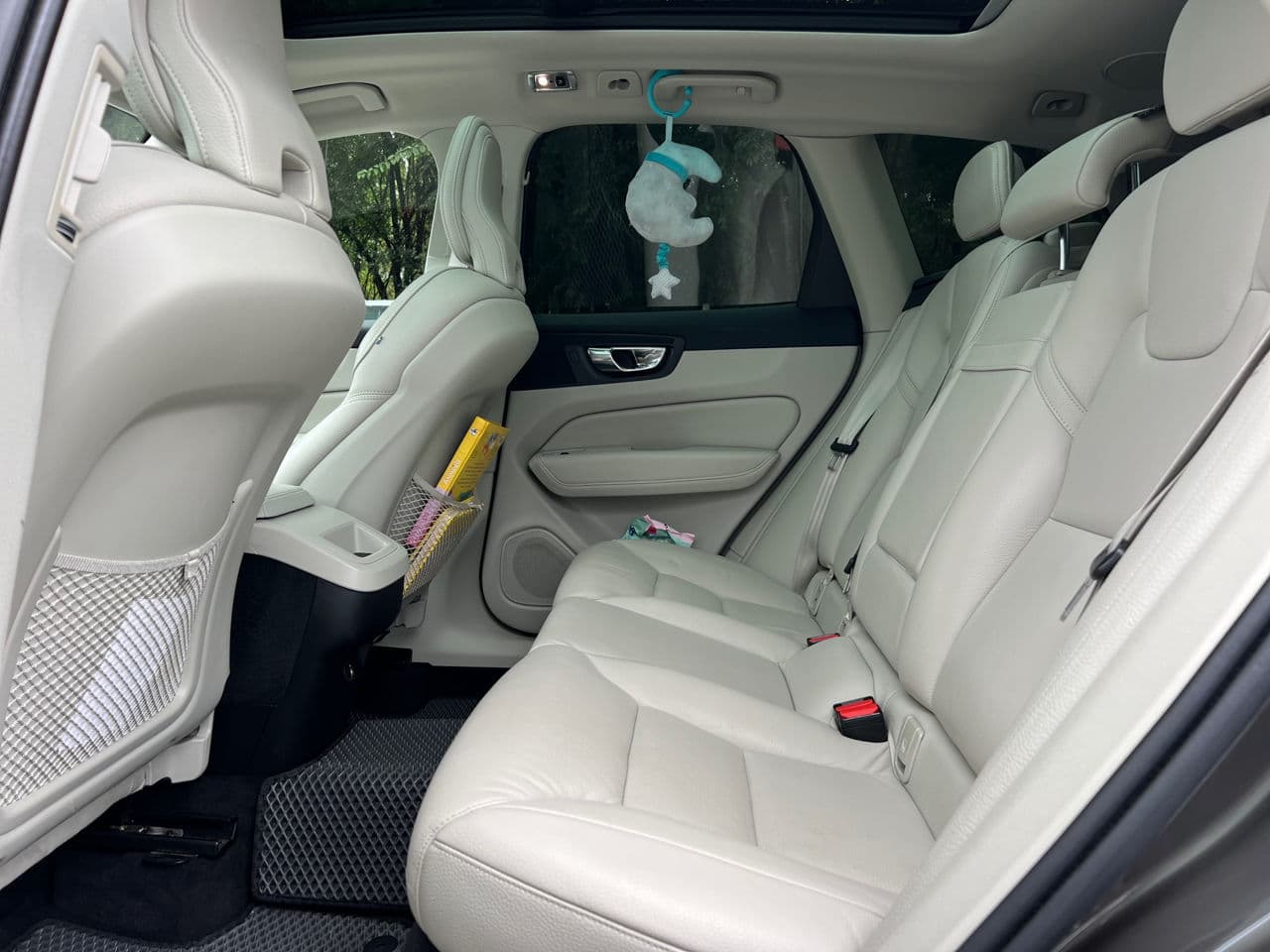 Volvo XC 60 2018 — Миниатюра 13