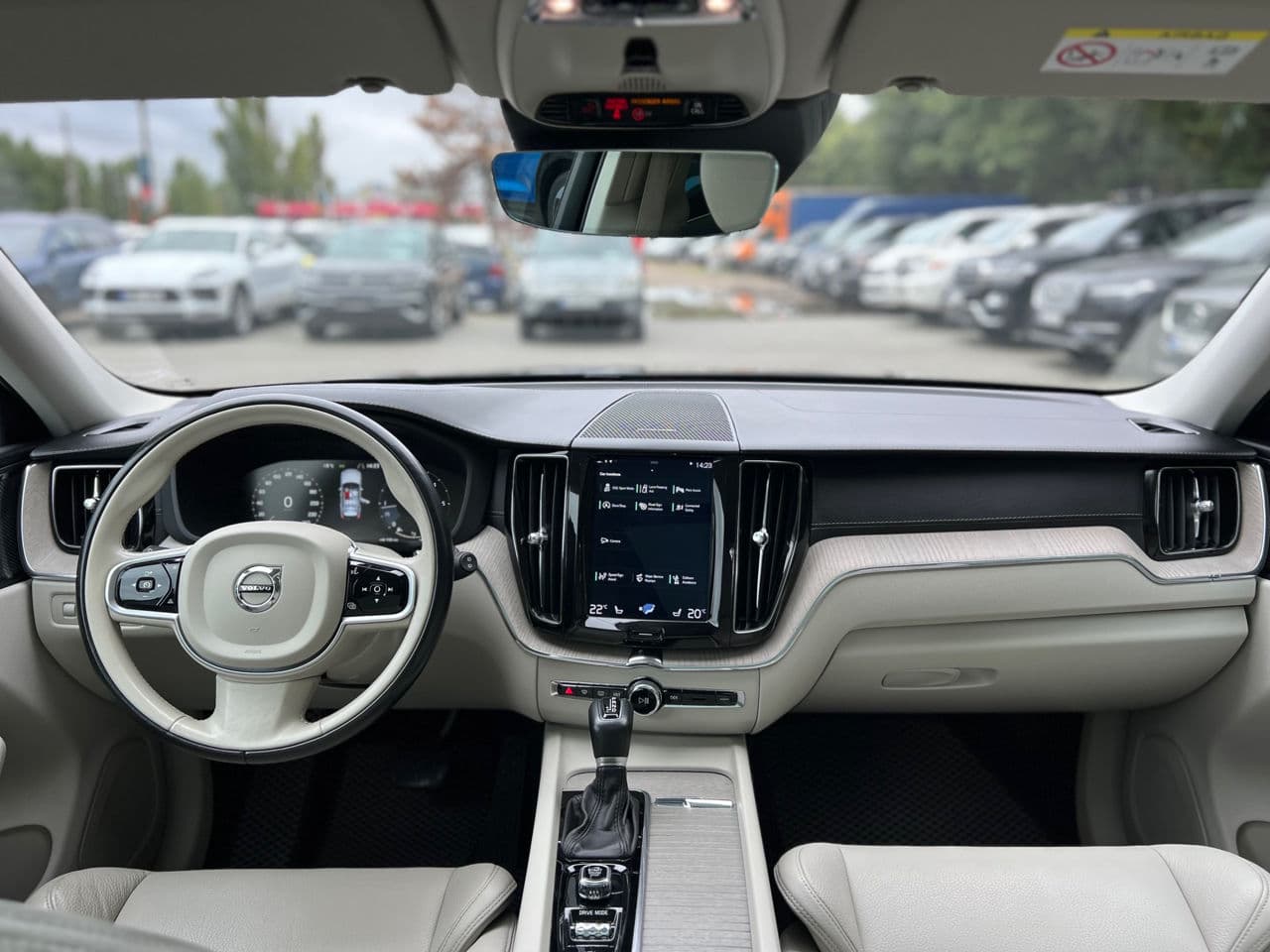 Volvo XC 60 2018 — Миниатюра 14