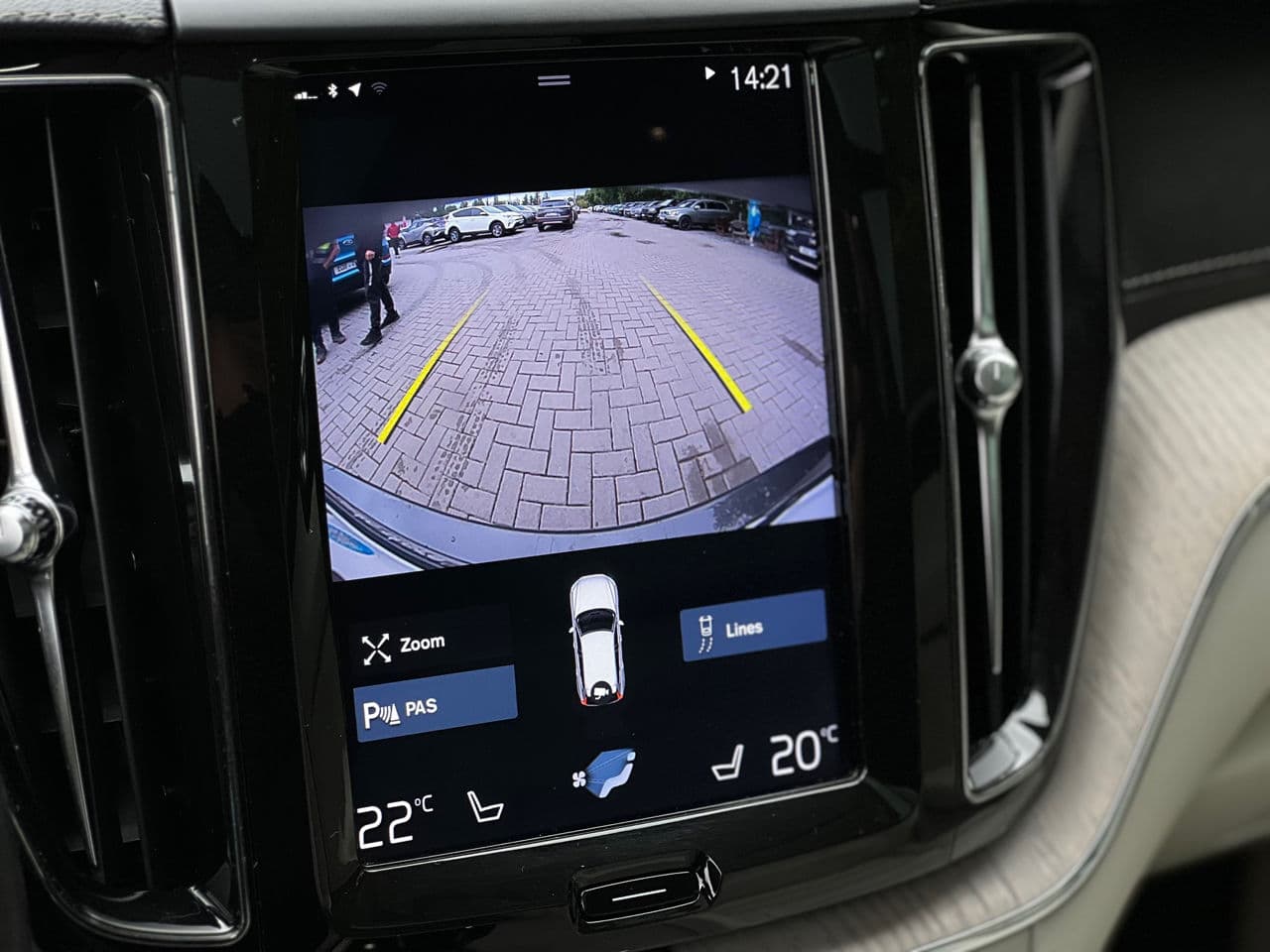 Volvo XC 60 2018 — Миниатюра 9