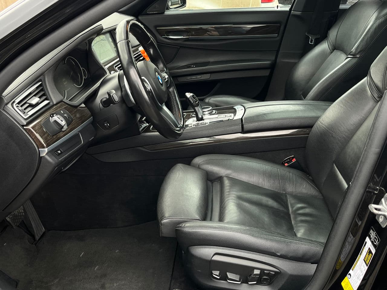 BMW 740 2013 — Миниатюра 5