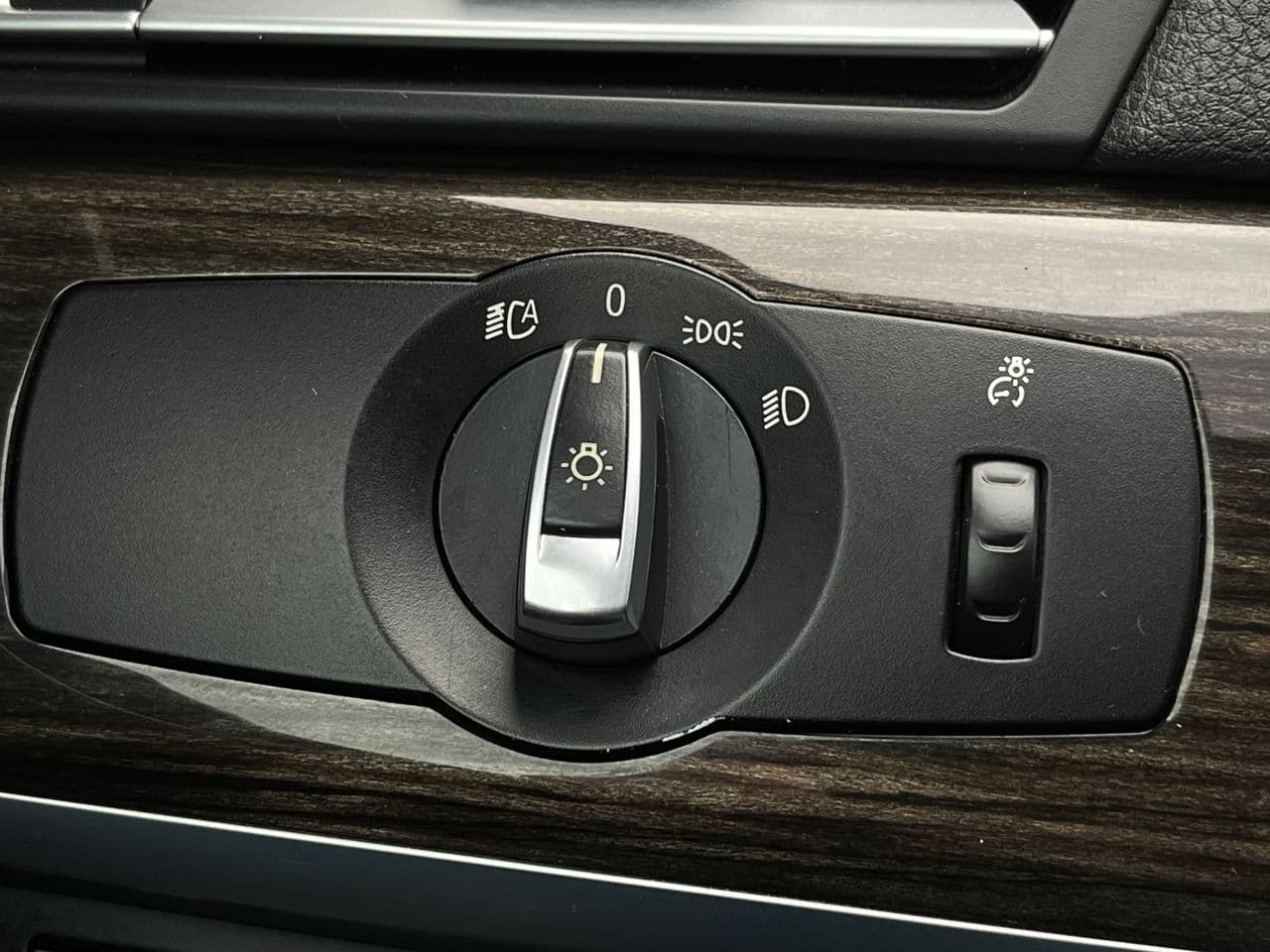 BMW 740 2013 — Миниатюра 8