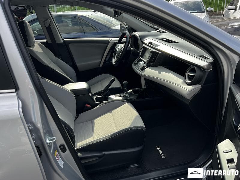Toyota Rav-4 2016 — Миниатюра 5