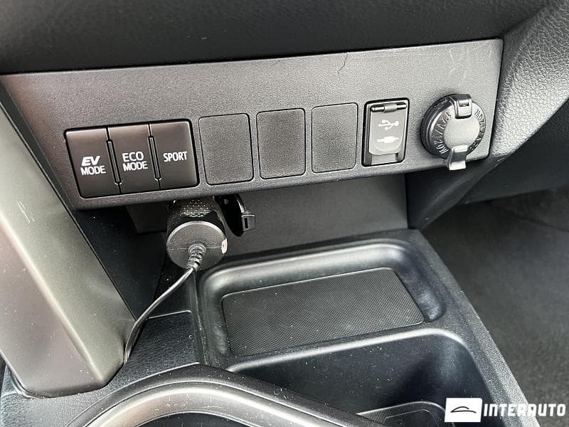 Toyota Rav-4 2016 — Миниатюра 14
