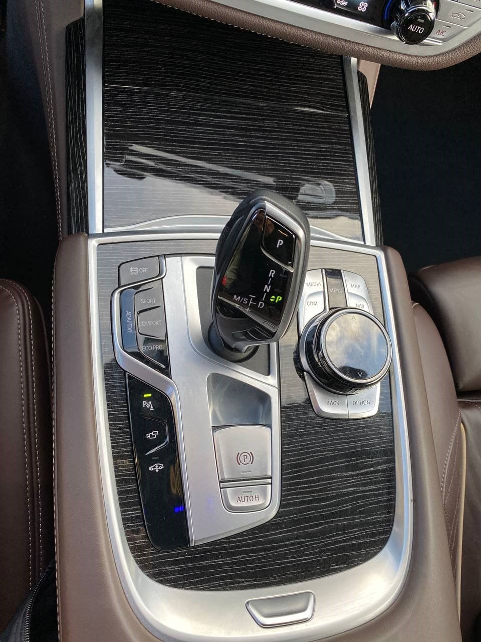 BMW 750 2020 — Миниатюра 18
