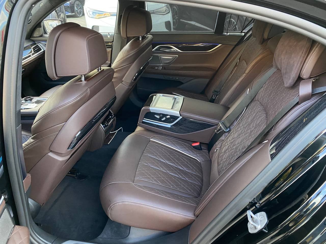 BMW 750 2020 — Миниатюра 25