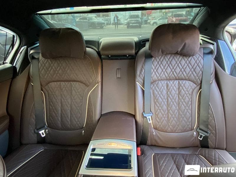 BMW 750 2020 — Миниатюра 26