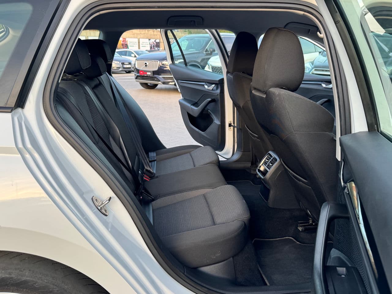 Skoda Octavia 2020 — Миниатюра 14