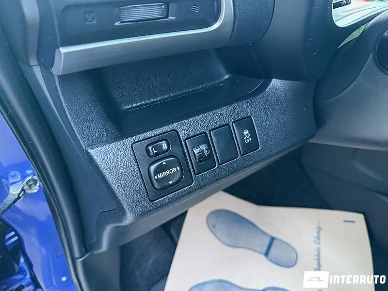 Subaru Trezia 2011 — Миниатюра 7