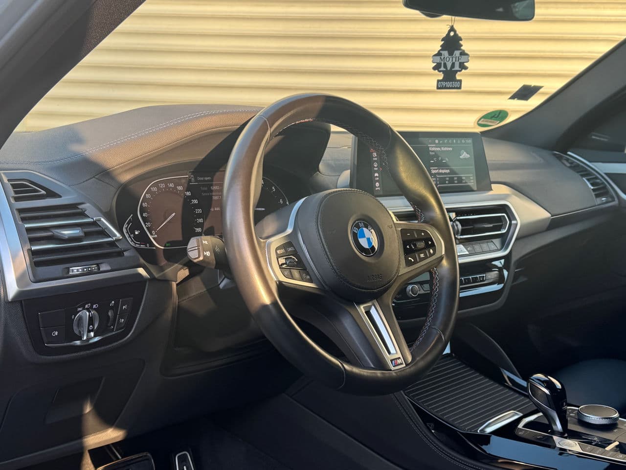 BMW X4 M4.0i 2021 — Миниатюра 9