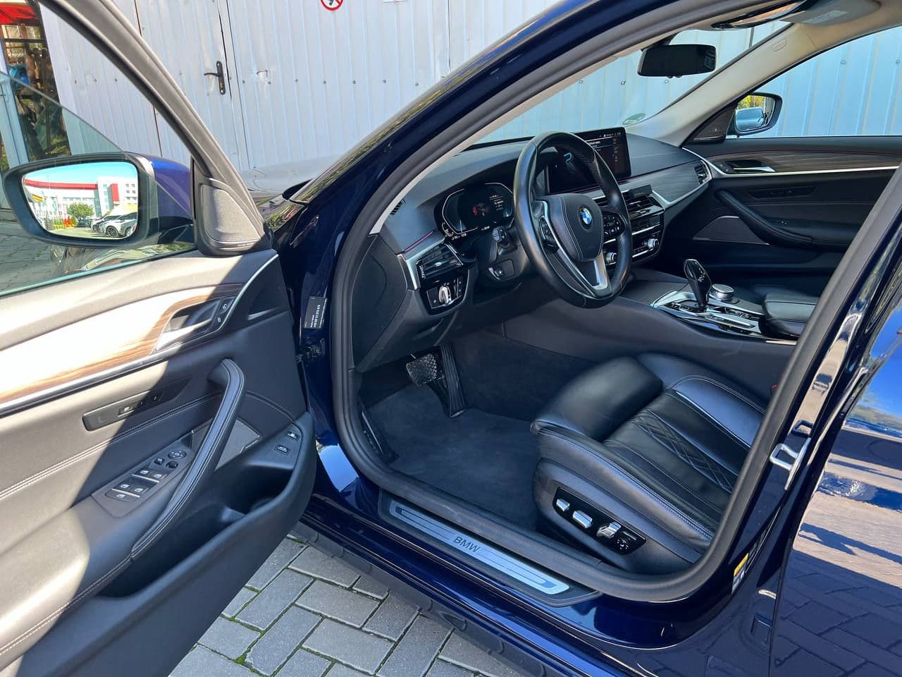 BMW 545e 2021 — Миниатюра 6