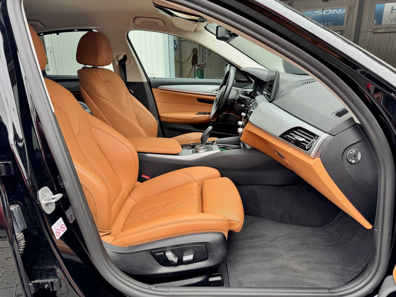 BMW 530e 2021 — Миниатюра 6