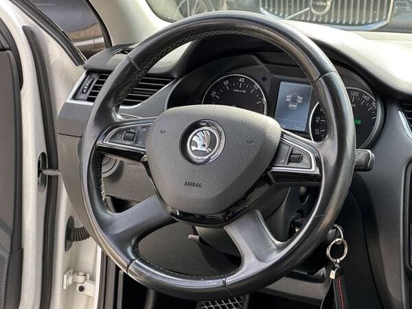2014 Skoda Octavia — Miniatură 8