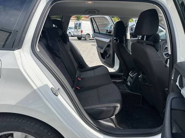 2014 Skoda Octavia — Miniatură 16