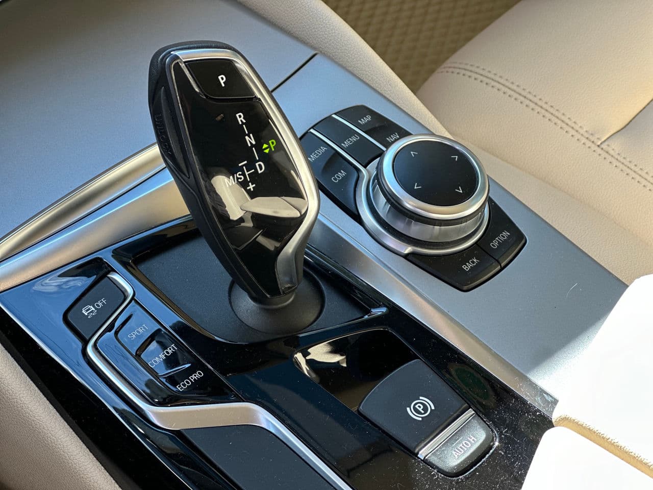 BMW 520 2018 — Миниатюра 14