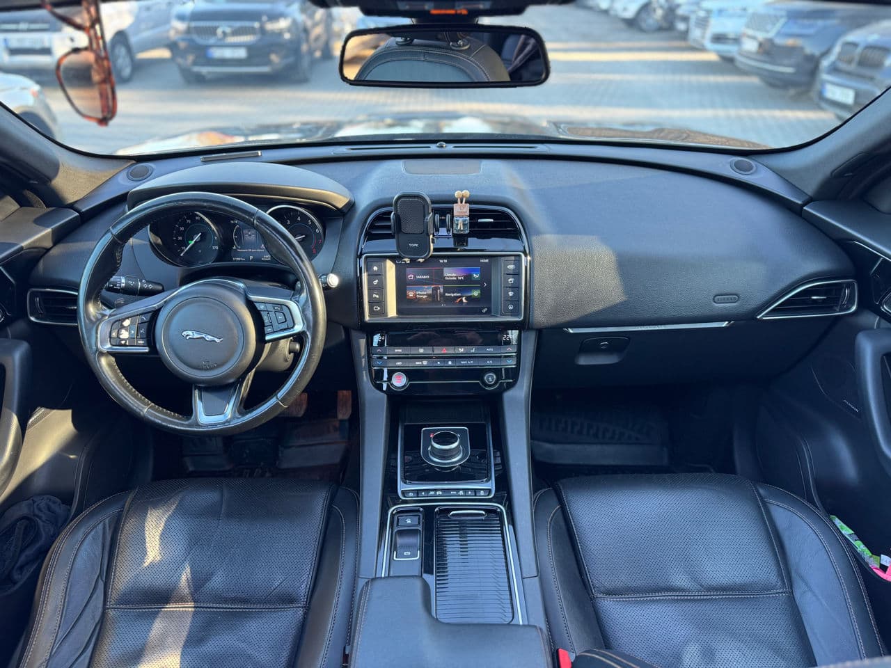 Jaguar F-Pace 2017 — Миниатюра 10