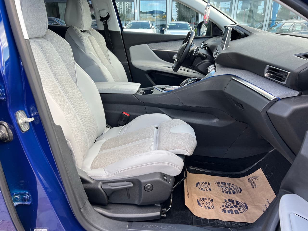 Peugeot 3008 2018 — Миниатюра 16