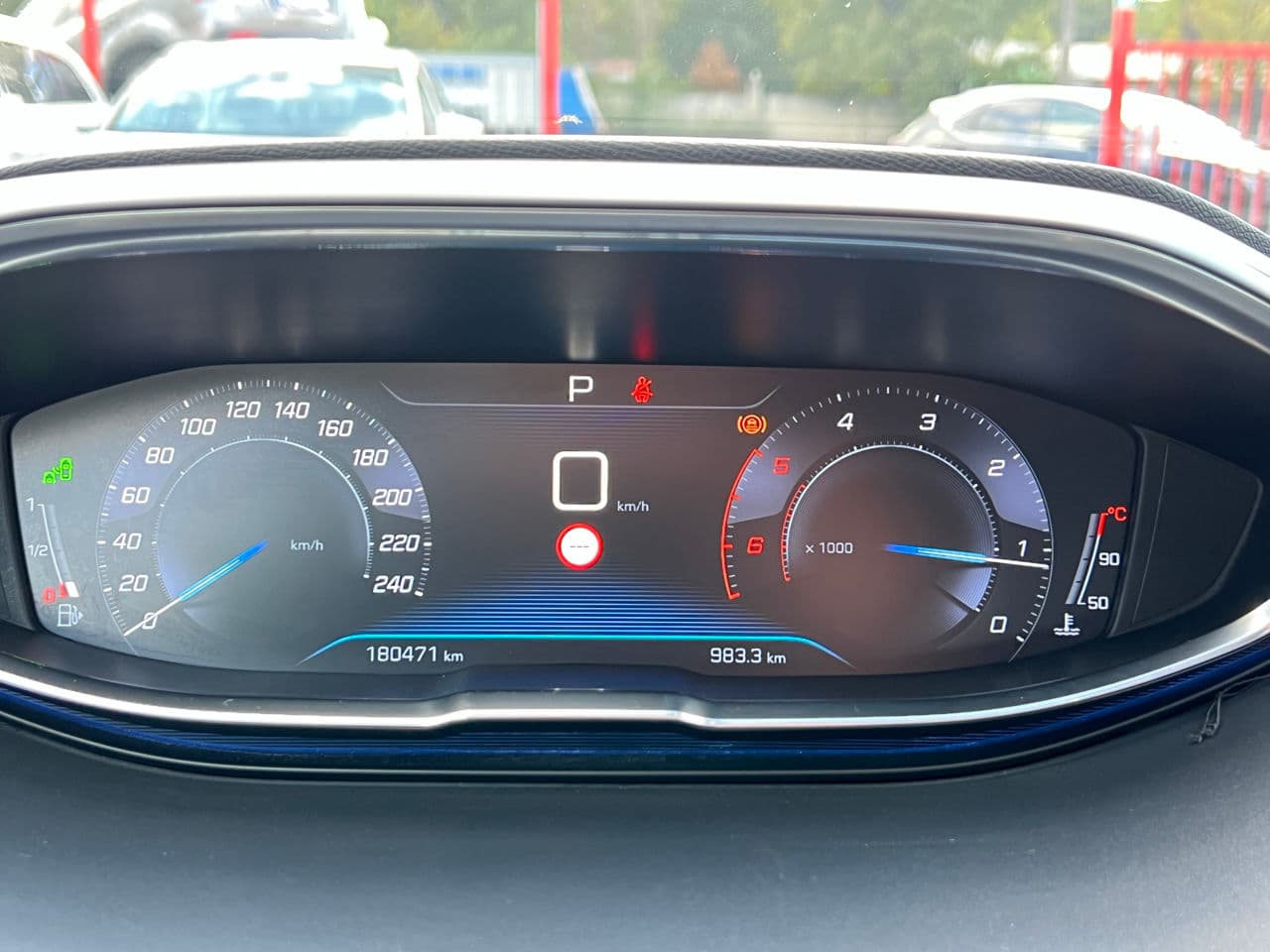 Peugeot 3008 2018 — Миниатюра 13
