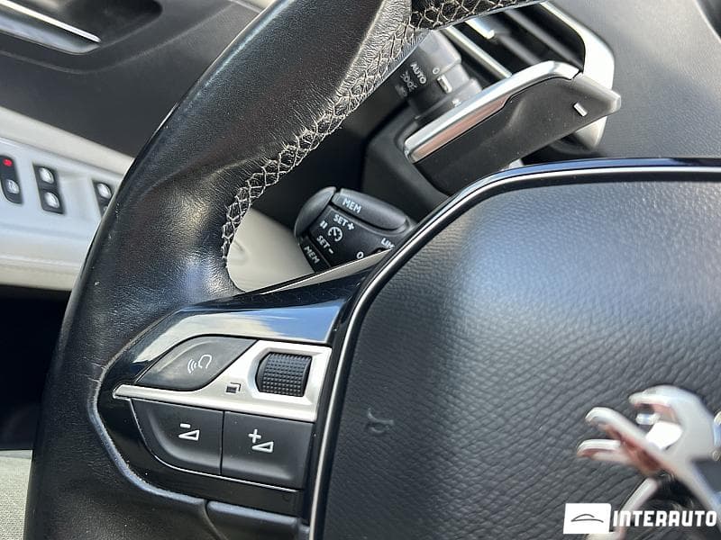 Peugeot 3008 2018 — Миниатюра 11