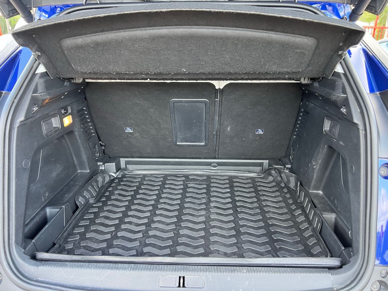 Peugeot 3008 2018 — Миниатюра 20