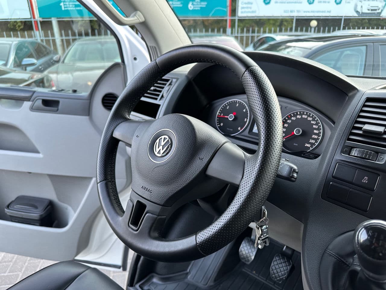 Volkswagen Transporter 2014 — Миниатюра 11
