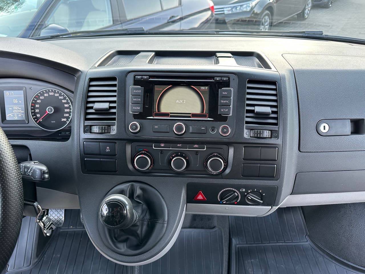 Volkswagen Transporter 2014 — Миниатюра 13