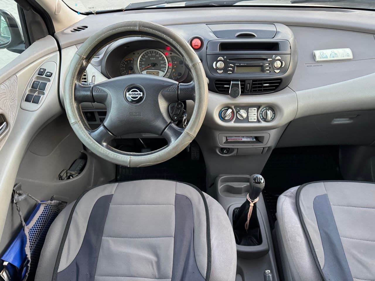 Nissan Almera Tino 2001 — Миниатюра 10