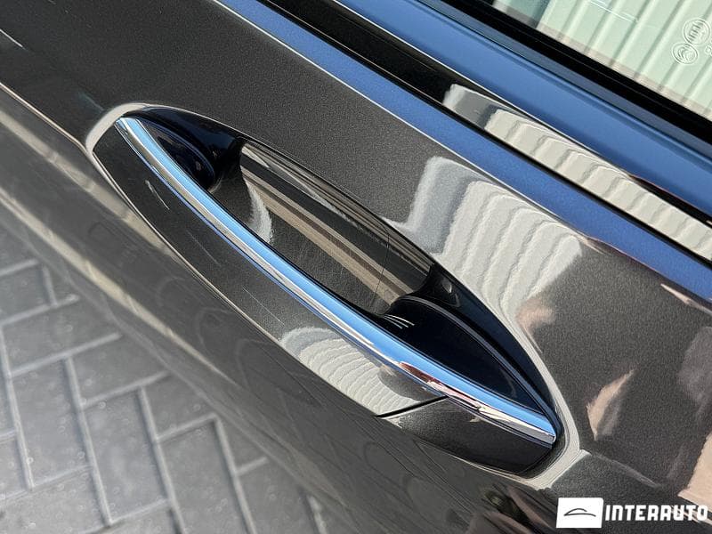 BMW 750 2017 — Миниатюра 29