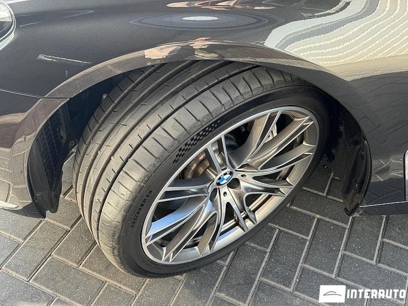 BMW 750 2017 — Миниатюра 28