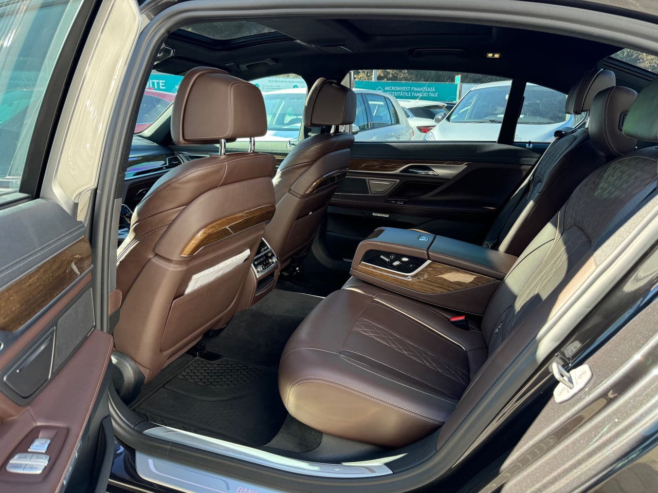 BMW 750 2017 — Миниатюра 24