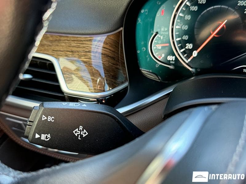 BMW 750 2017 — Миниатюра 21