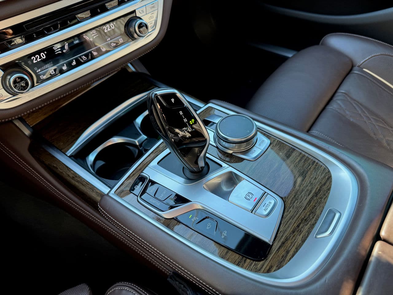 BMW 750 2017 — Миниатюра 13