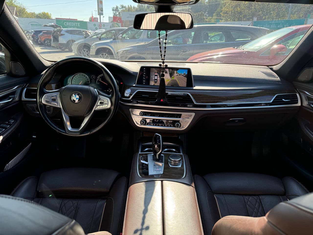 BMW 750 2017 — Миниатюра 7