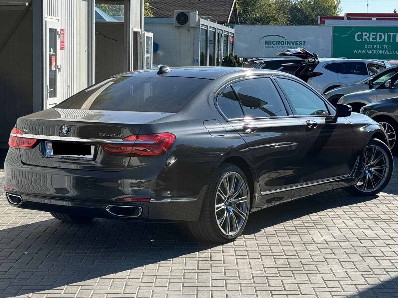 BMW 750 2017 — Миниатюра 4