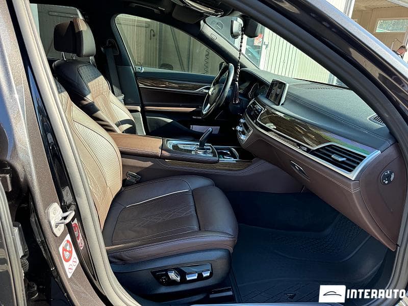 BMW 750 2017 — Миниатюра 5