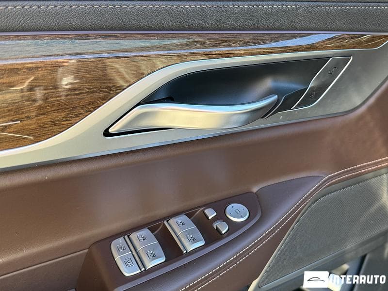 BMW 750 2017 — Миниатюра 17